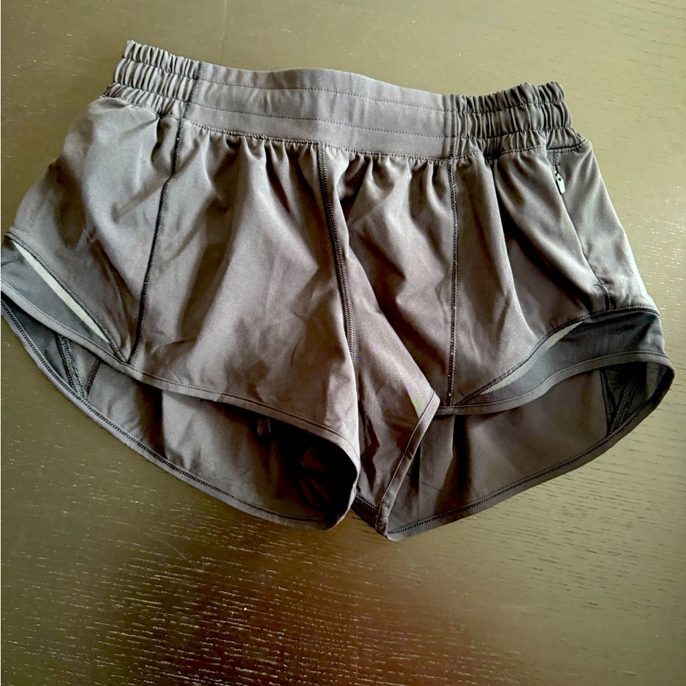 Lululemon hottie hot 2.5 inch
